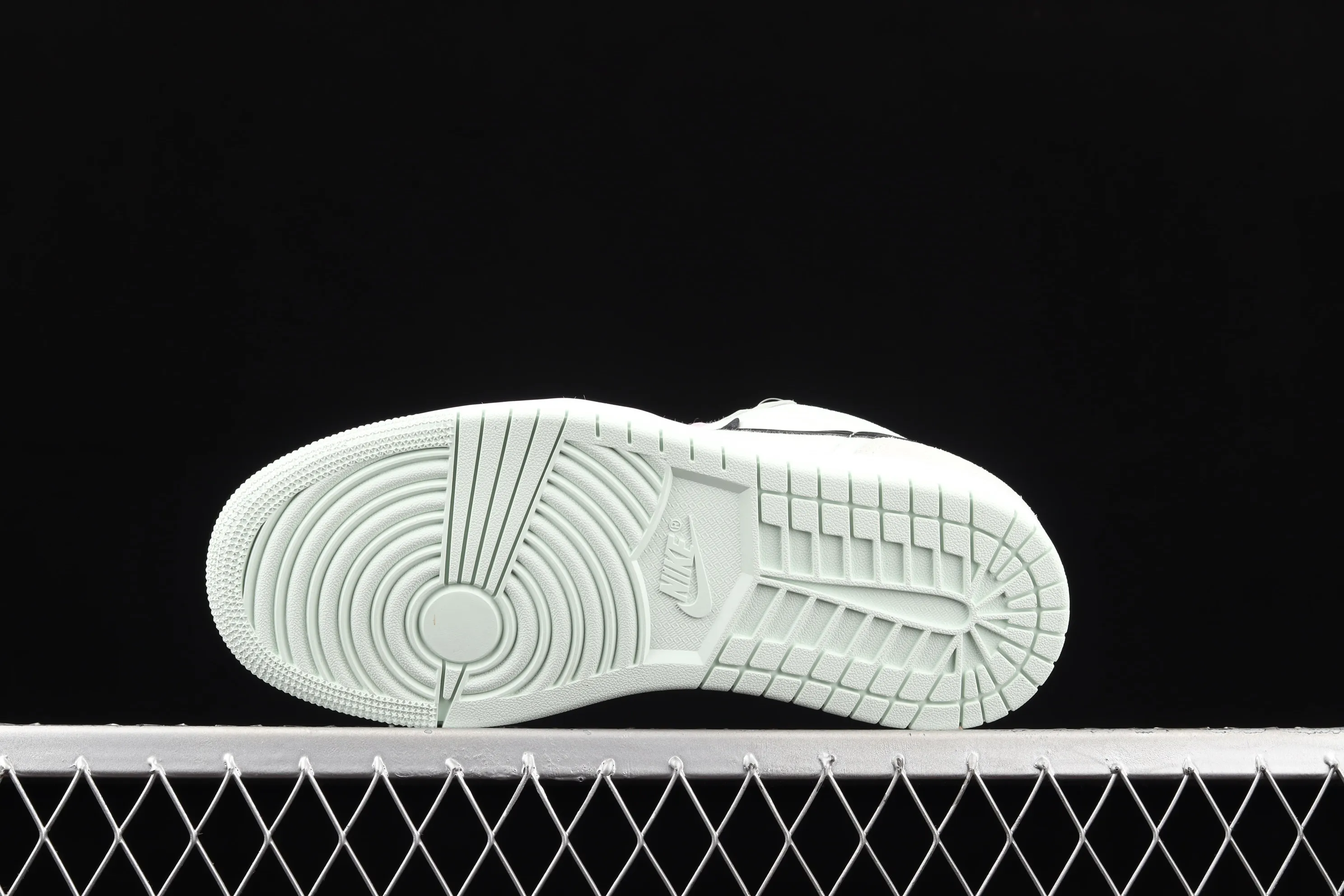 All categories Air Jordan Jordan series basketball shoes Air Jordan 1 Low G version pure original Air Jordan 1 Low AJ1 Joe 1 low-top cultural and leisure sports sneakers CZ0776-300
